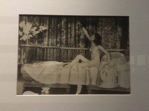 Modello per la "Venere Triste" 1917 fotografia di Ida Rubistein scattata da Romaine Brooks
